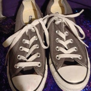 Converse wemons size 6 great shape